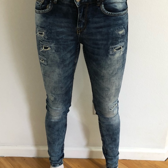 Distressed jeans - Picture 3 of 8